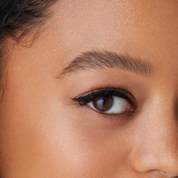 CREATE AN OH-SO-CHIC CAT EYE LOOK